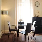 1 Bedrooms Flat In Central Edinburgh Haymarket, Heart Of Edinburgh Flat Sleeps 4