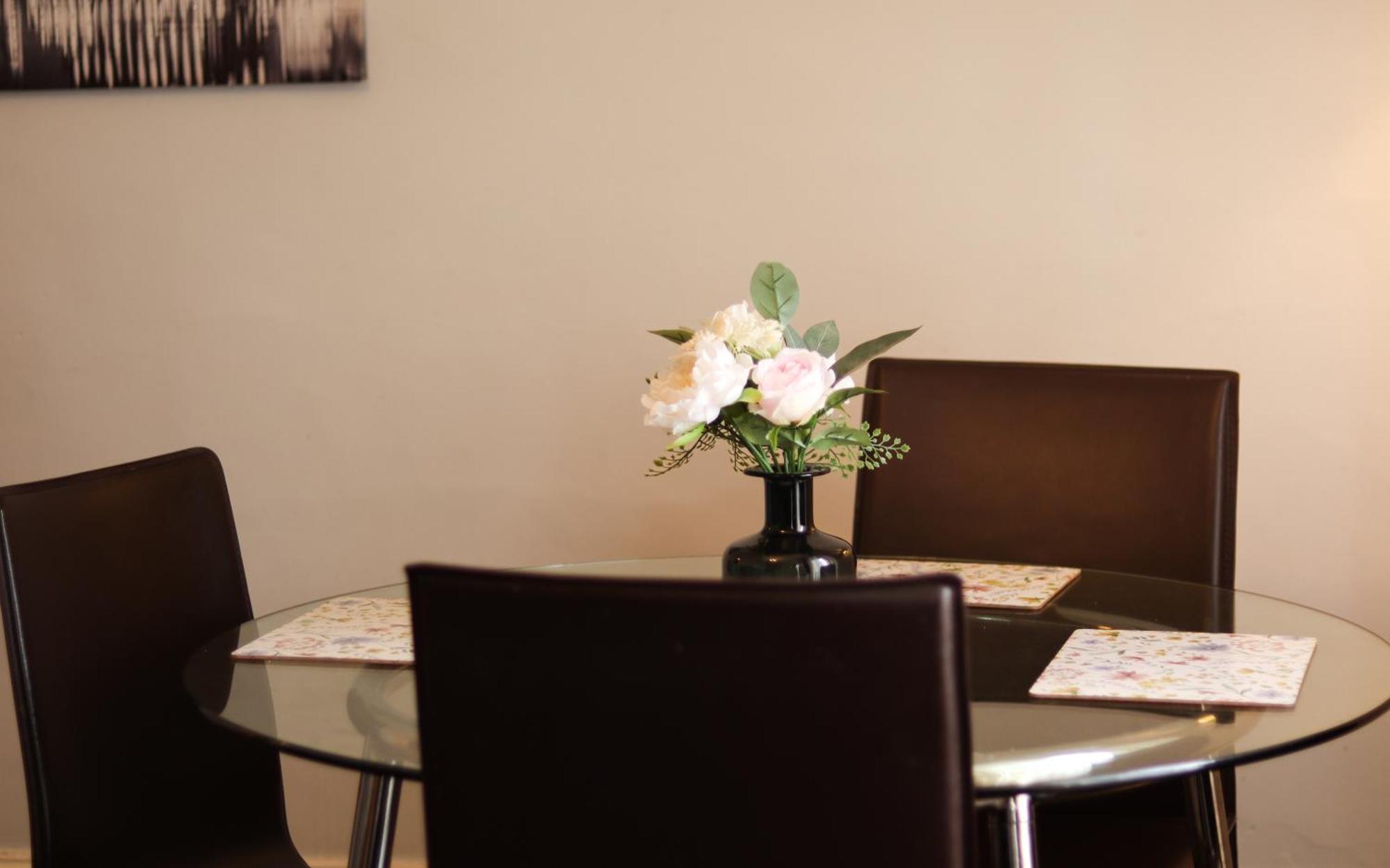 1 Bedrooms Flat In Haymarket, Heart Of Flat Sleeps 4 * Edinburgh