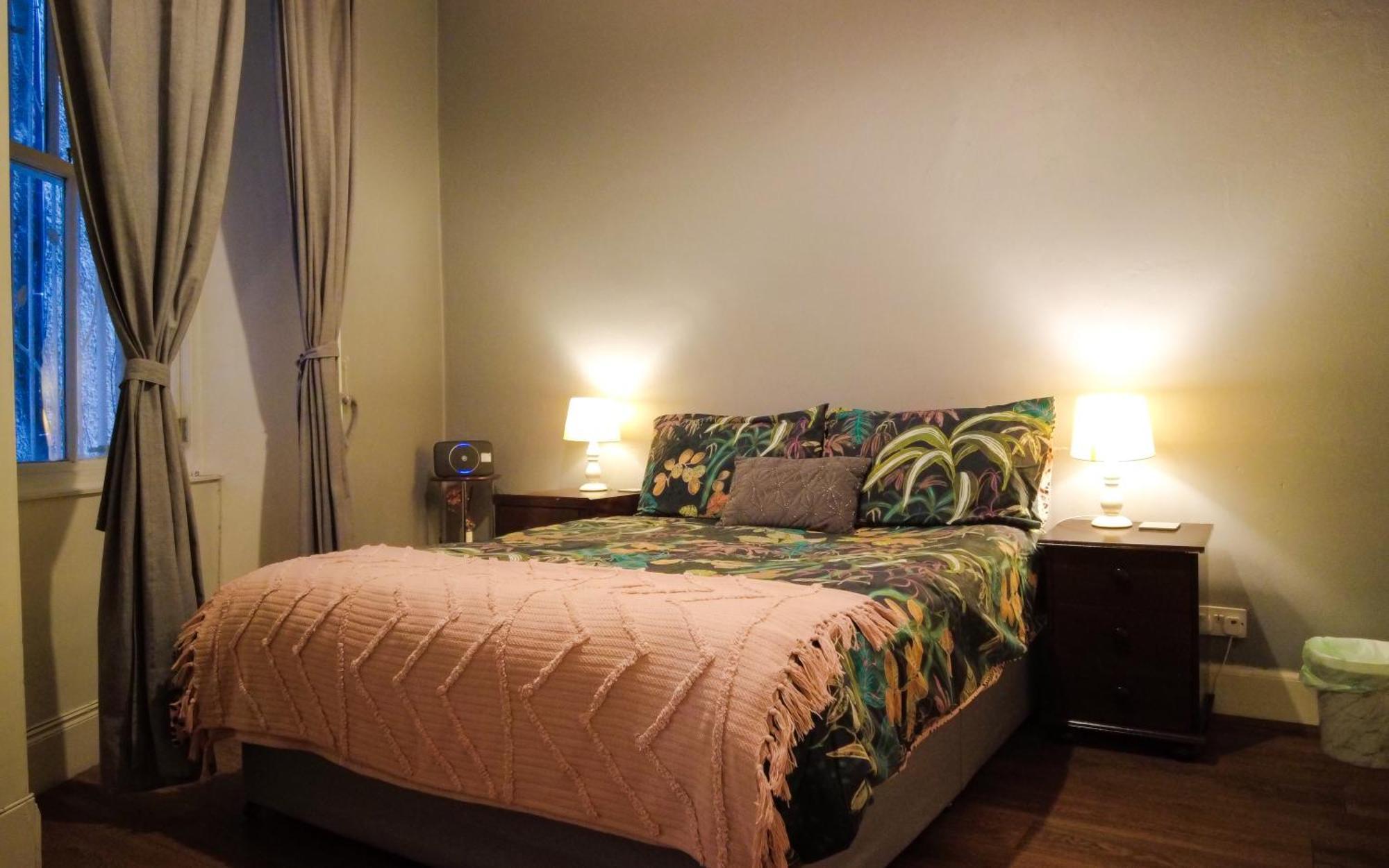 1 Bedrooms Flat In Haymarket, Heart Of Flat Sleeps 4 *